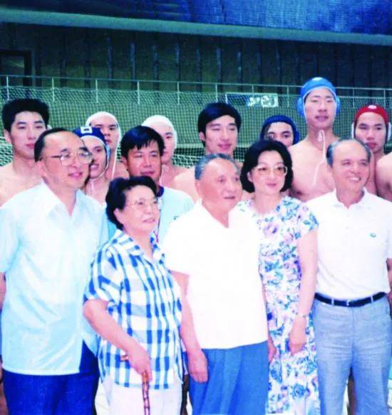 原创            90年代，小平晚年罕见的老照片，我们无限怀念