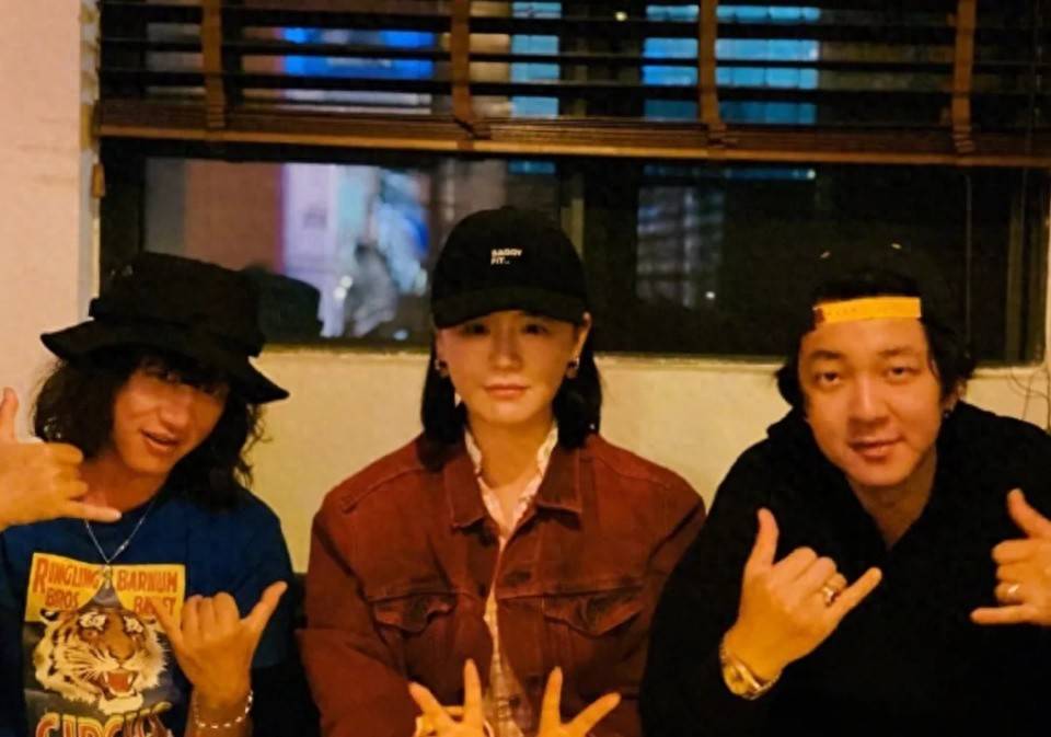 马思纯男友被打，郭采洁被男友吃软饭，恋爱脑女明星们太不争气了