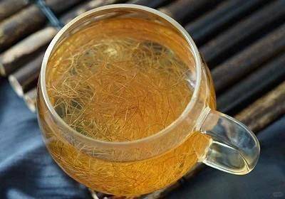 原创            玉米须配红豆煮水，从现在喝到秋凉，有助于利尿消肿