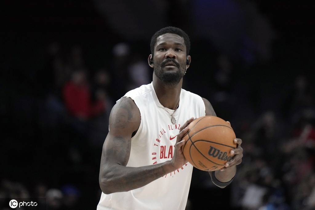 原创            艾顿被买断意图太明确 扶植杨瀚森开拓者动真格了？