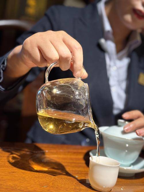 经常喝茶的好处：喝茶可以减肥