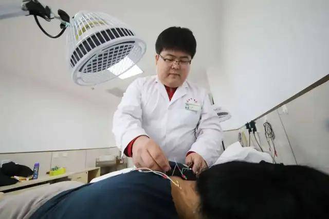 治疗面瘫 中医针灸有奇效