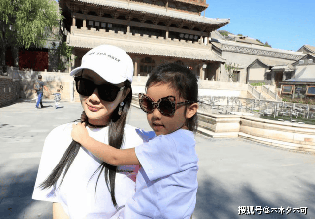 原创            贾乃亮李小璐复合无望！甜馨首次发文回应父母离婚，让大家别劝了