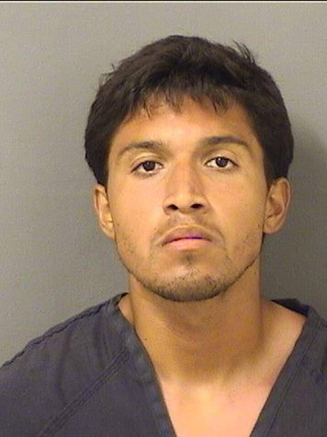 一男子因非法闯入海湖庄园被捕，自称欲迎娶特朗普孙女