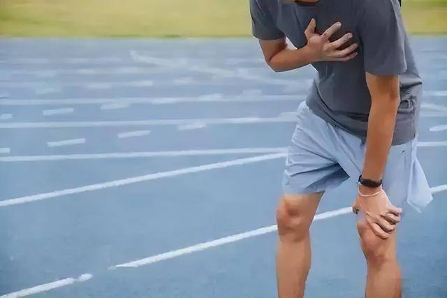 冠心病人夏天易出事？医生苦劝：热天这3种行为，最容易导致心梗