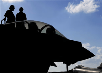 英国正将喷气式飞机等军事资源向中东转移