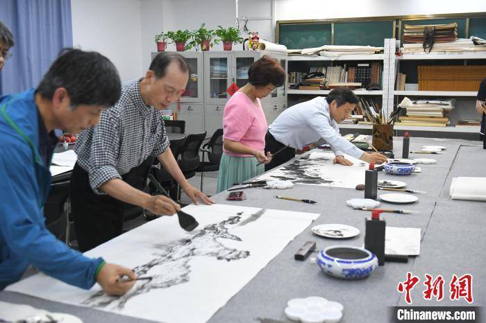 两岸艺术家在安徽“共绘一幅画”