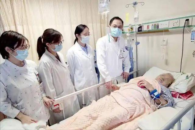 脑梗去世的人越来越多？医生劝告：天热宁可打牌，也别做这4件事