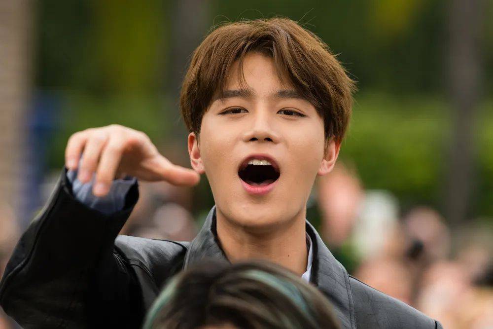 韩星文泰一承认性侵中国女子，检方：3人将醉酒的受害者劫持上出租车，并实施轮奸