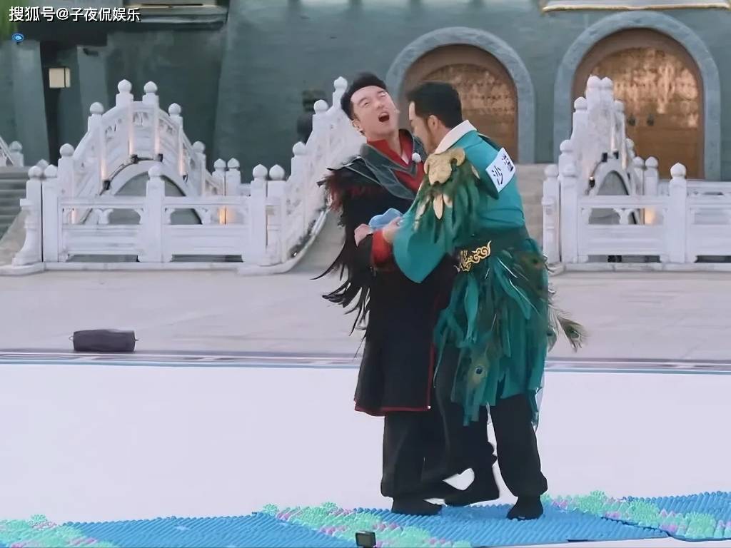 原创            郑恺耍赖获胜，范丞丞躺枪作弊，白鹿喝酸奶却判赢，这期跑男真乱