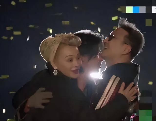 原创            汪峰为宁静制造浪漫:无人机套路再现，破解女强人沦陷方程式