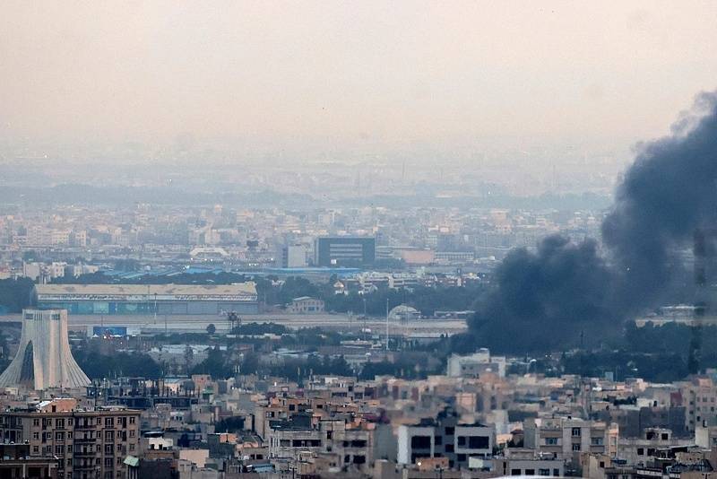 【独家报道】出城拥堵，加油限额，通讯不畅…听在伊中国人讲述在战火下撤离伊朗