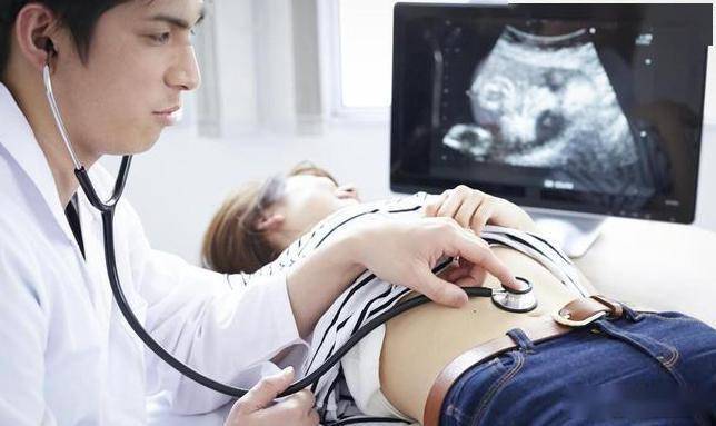 原创            男医生给女性检查身体，会有什么反应？网友回答大开眼界