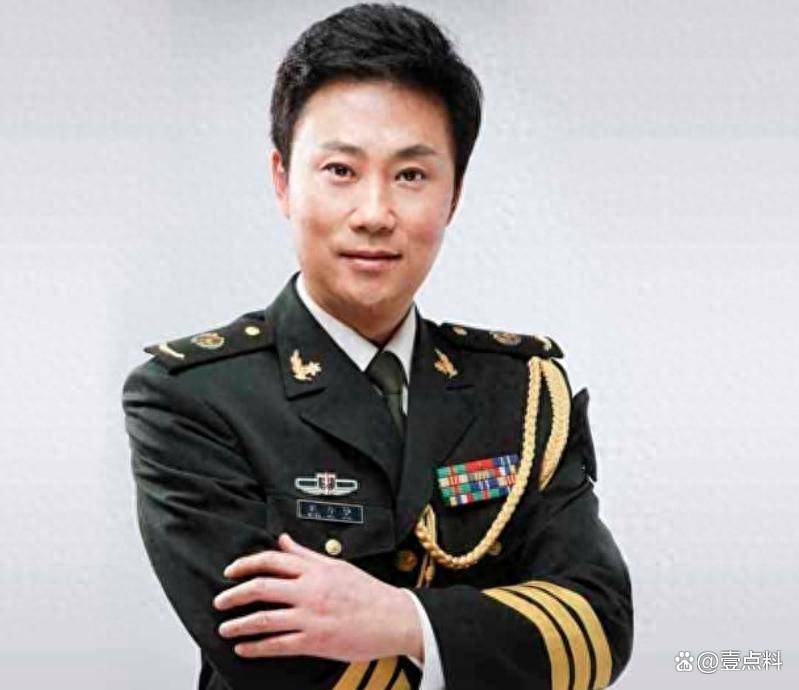 原创            耿为华现状：与郑佳离婚十年，二婚娶农村小娇妻，55岁再当爹