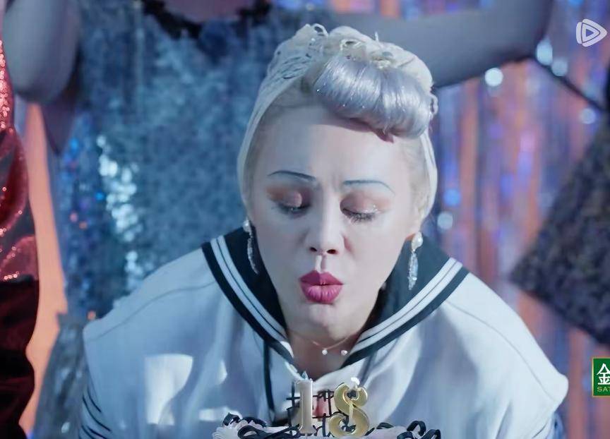 原创            汪峰在桃花坞为宁静庆生, 看后才懂他为何能娶章子怡, 真相原来是这样