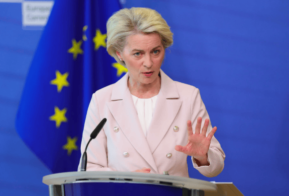 特朗普多次喊话中国，谈判正式开始，欧盟突然表态，暗藏两大陷阱