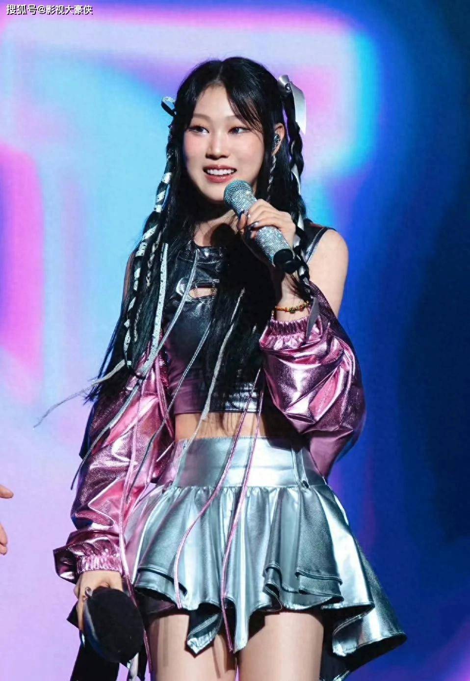 原创            小沈阳演唱会拽女儿首秀泪崩全场！反流量操作咋击穿娱乐圈？