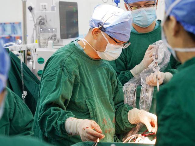 河南首例，郑州市第七人民医院成功为9岁患儿植入人工心脏