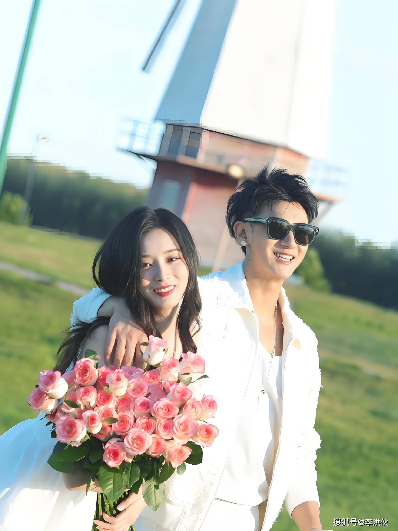 原创            娱乐圈再添新孩子，黄子韬徐艺洋孩子曝光，曾被网友撞见赴美产检