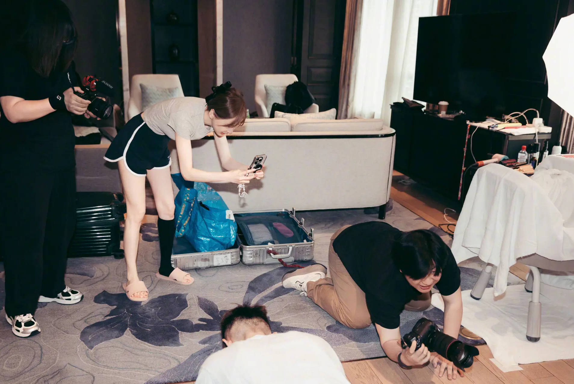 王心凌挑战端午立蛋清纯可爱 秀雪白美腿少女感十足