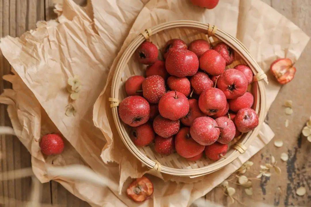 2个酸酸的果子，用了祛湿化痰，降脂化浊，保肝护肝