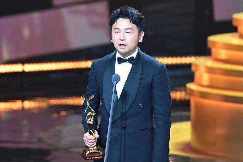 原创            雷佳音的妻子居然是她！是我们的童年女神，当年爆红后淡出荧屏