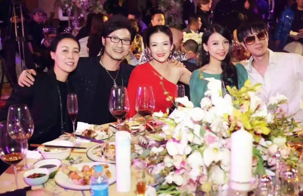 原创            汪峰牵手宁静庆生，重现追章子怡旧事，最受伤的是森林北