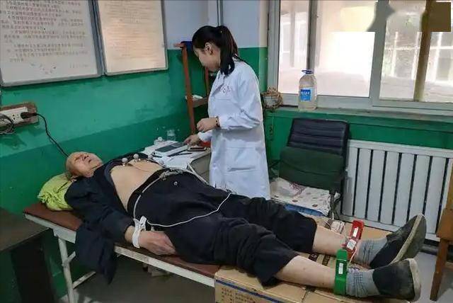 医生警告：若是确诊了冠心病，这3物马上停止食用，不要害了自己