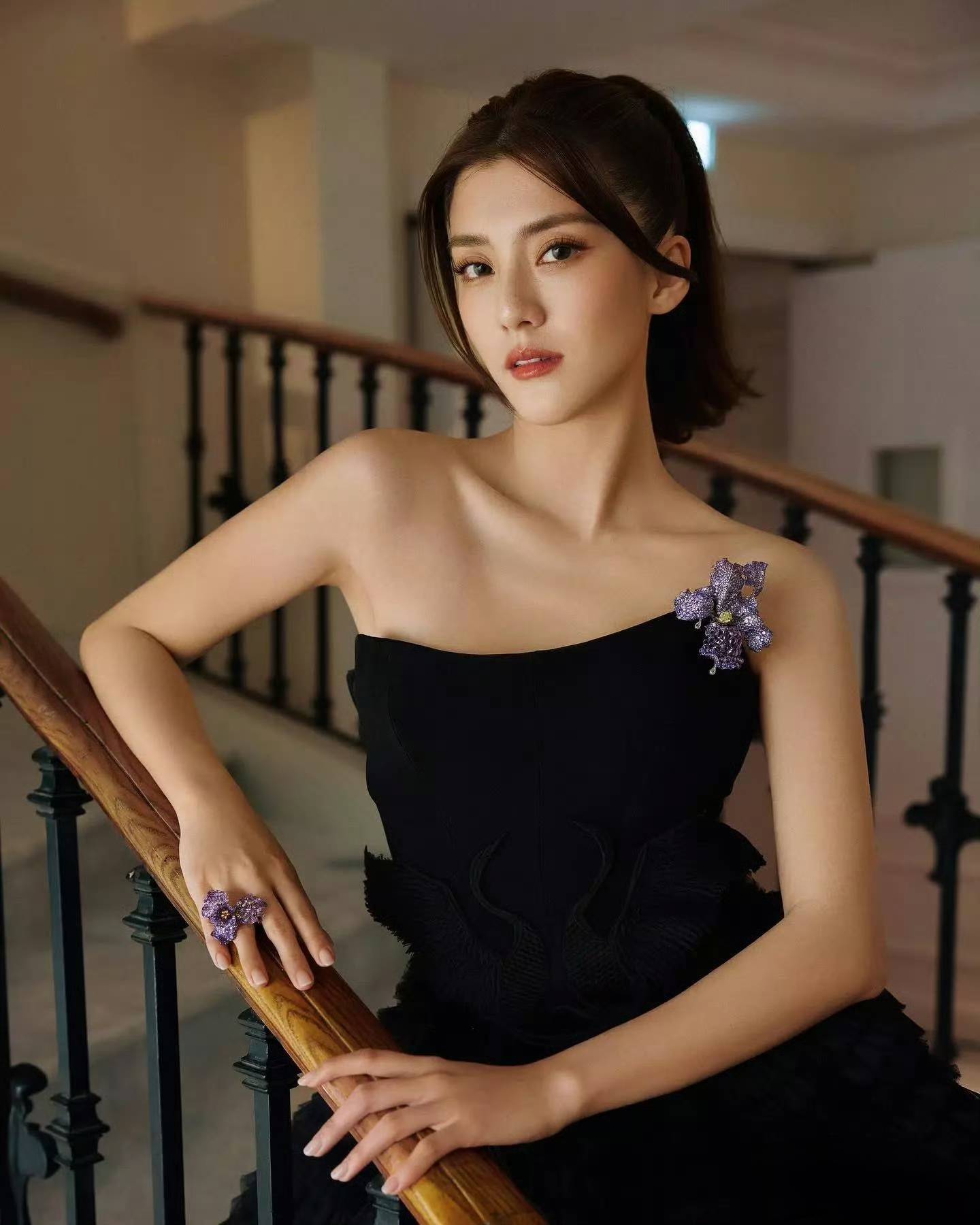 原创            31岁香港女星结婚一年半造人成功？曾自爆恐育无自由，百亿老公宠妻举动获赞