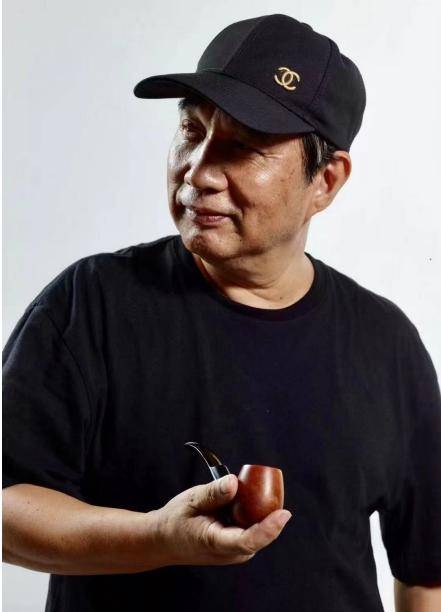 跨界艺术家黄炯青凭借画作《沃野四季》摘得安徒生(国际)艺术奖桂冠