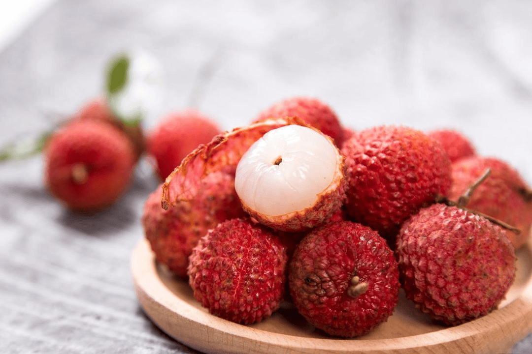 荔枝吃多了上火？这样吃，清热润燥还补益