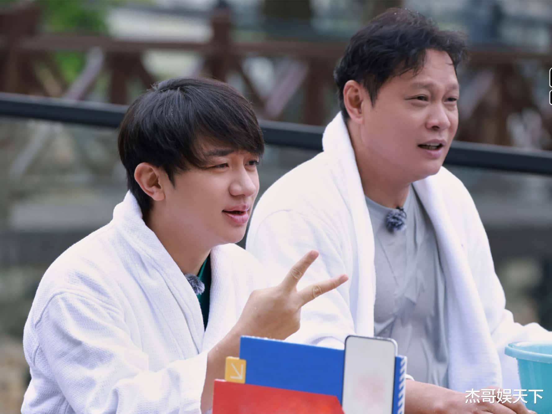 原创            邓超登热搜，陈赫智商在线，张小婉意外亮点，让《五哈》成神之作