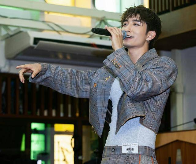 TVB上位歌手新歌涉嫌抄袭，新歌下架后发英文道歉信，网友不买账