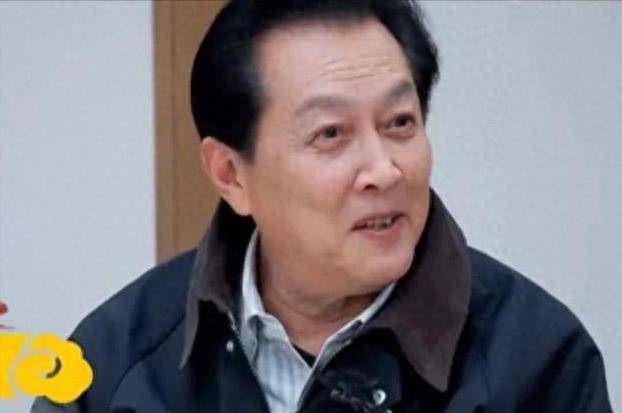 原创            73岁唐国强，在退休的年纪还依旧打拼，原因大概就是因为两个儿子