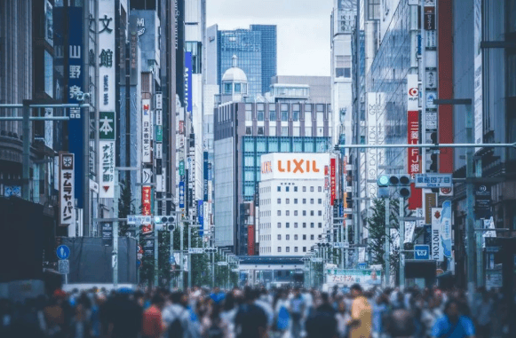 访华只是幌子？冯德莱恩访华前绕道，想达成重要协议，一同对抗美