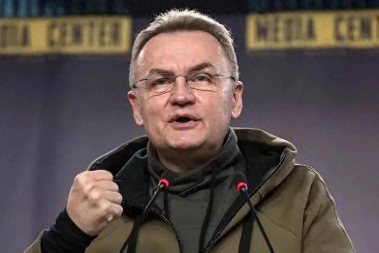 乌克兰挖掘“普京墓”，扎哈罗娃严厉谴责：这不是人做的事