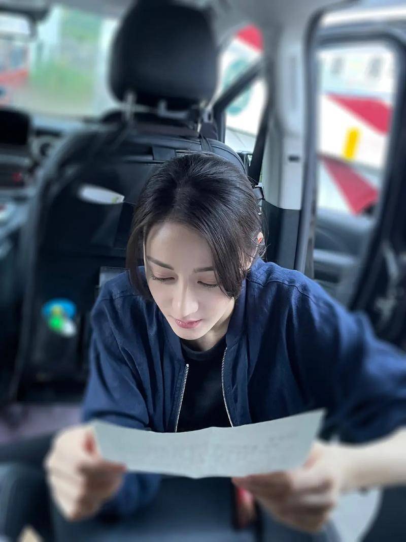 原创            热巴新剧开局就“开刃”，央视首播破2，谁说女警只能当工具人？