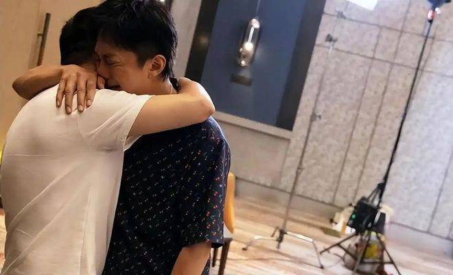 原创            邓超节目唱鹿晗歌崩溃，传闻分手再起风波！