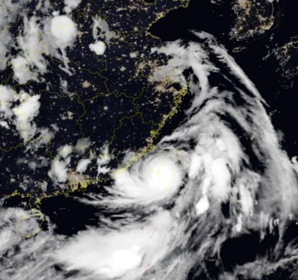 台风“丹娜丝”凌晨登陆！路径大转弯，或在浙江二次登陆