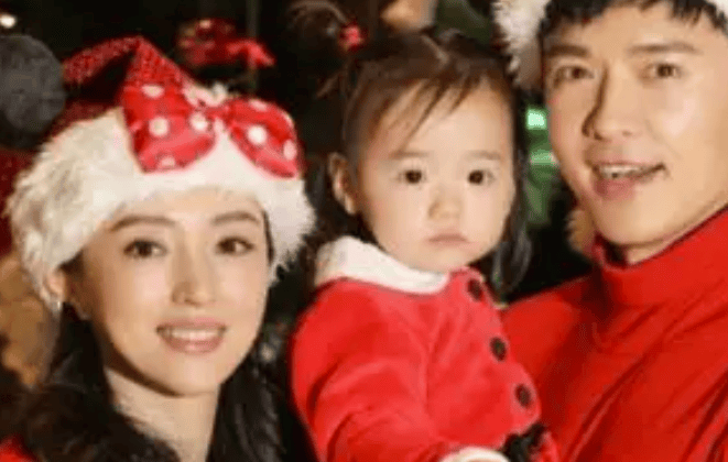 原创            董璇因小酒窝选择再婚后与张维伊分居