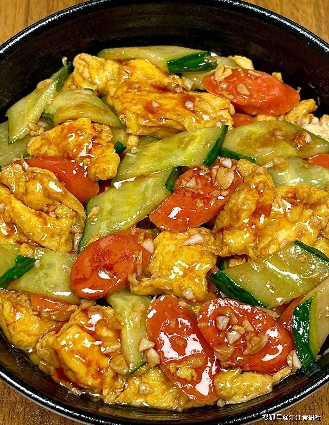 原创            入伏后，饮食先 “忌姜”！多吃 “1鲜2豆”，不懂吃亏大了，稳过夏