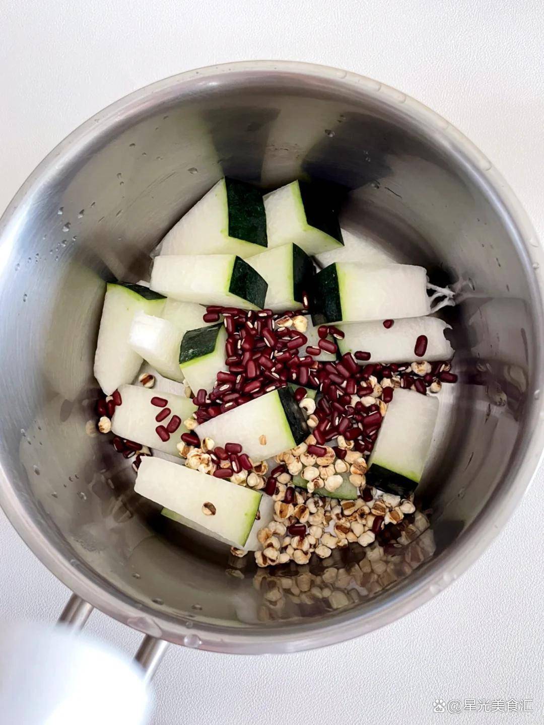 原创            三伏天湿气重？力荐祛湿三宝汤！