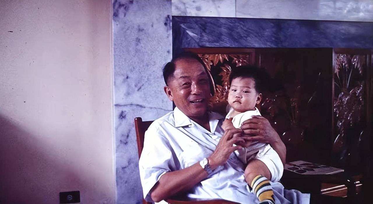 原创            张学良的儿子回国，64岁不会说汉语，用英文大喊：祖国我回来了