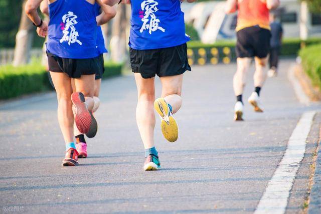 跑步减肥的时间奥秘：找对“黄金档”，赘肉掉得比你想象中快