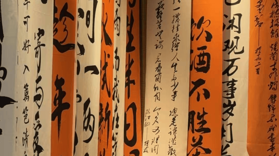 梅杰综合征，经脉气机乱了，面部就得闹腾，眼睑痉挛，到口下颌紧张，再到颈部抽紧面部紧绷