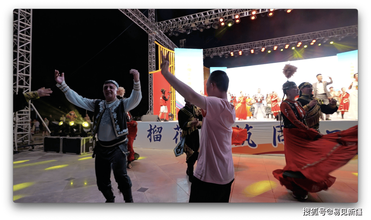 鼓声响起，他亮出“隐形的翅膀” ——首届中国新疆民间艺术季全疆巡演侧记