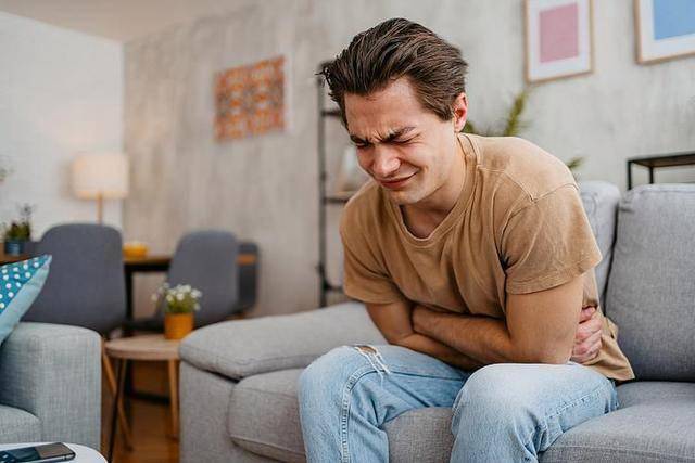 男性注意，这个部位有肿块，多半是被睾丸癌“缠上”了！快去检查