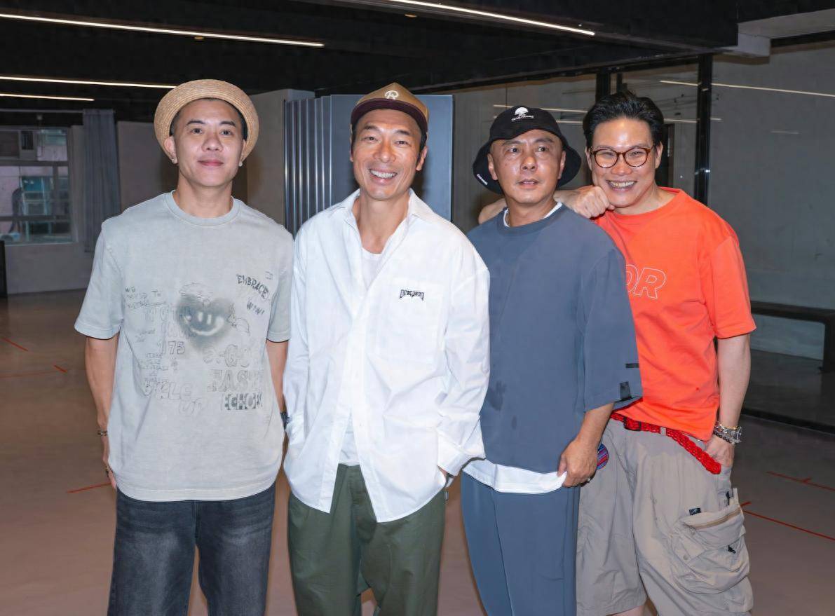 张卫健演唱会，订制"姓张凳"挑战林峯，四兄弟合体红馆开唱