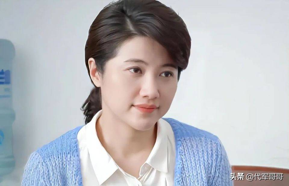 原创            演员颜丙燕：不接广告拒上综艺，和李乃文意难平，49岁还单身