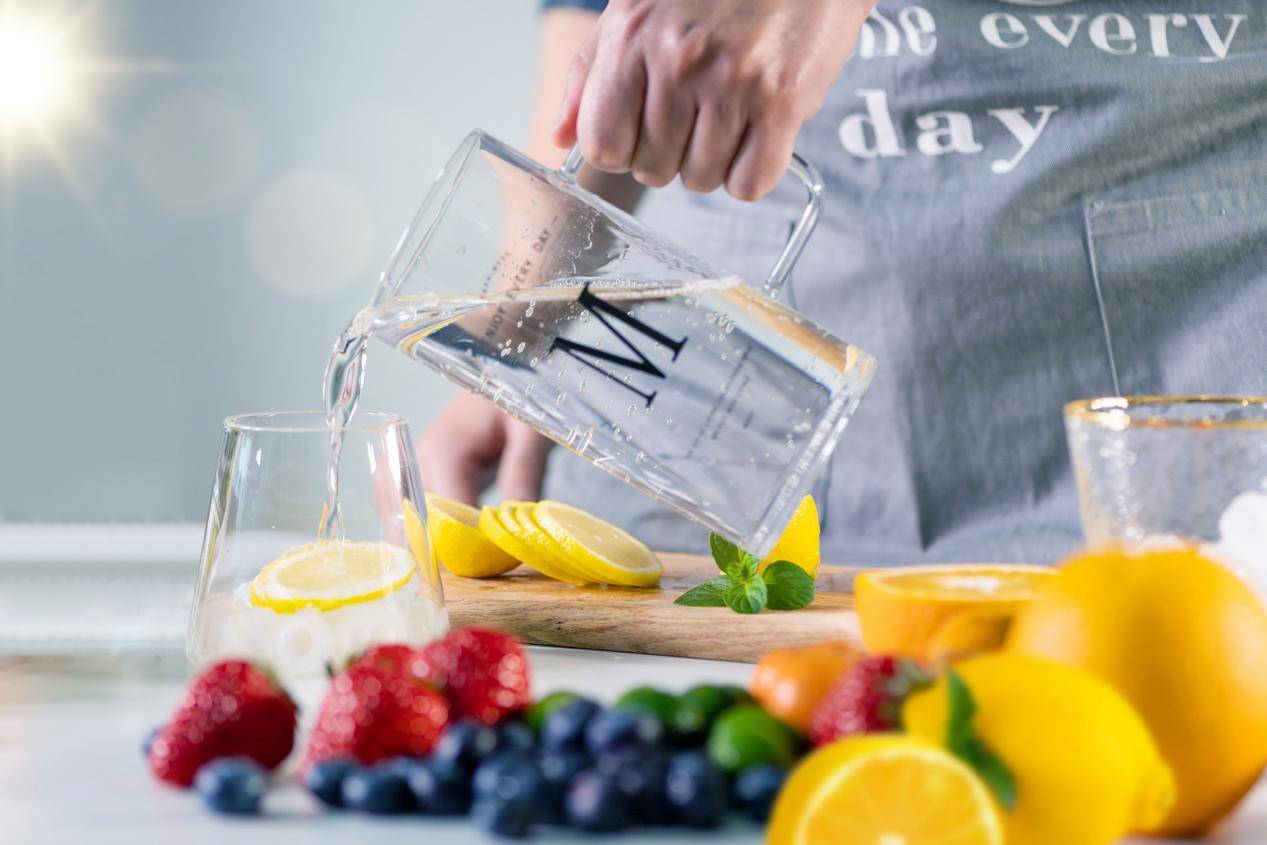 高血压患者夏季必做四件事：科学控压，安然度夏